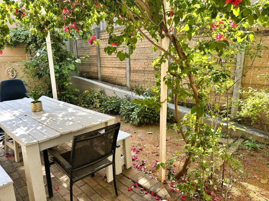 To Let 2 Bedroom Property for Rent in Sonneglans Gauteng