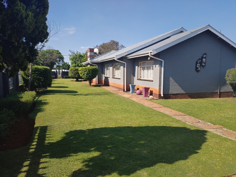 3 Bedroom Property for Sale in Casseldale Gauteng