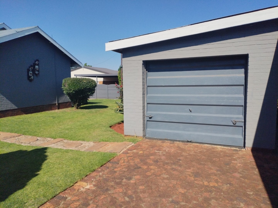 3 Bedroom Property for Sale in Casseldale Gauteng