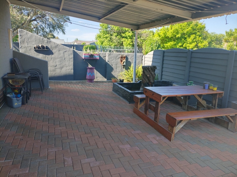 3 Bedroom Property for Sale in Casseldale Gauteng