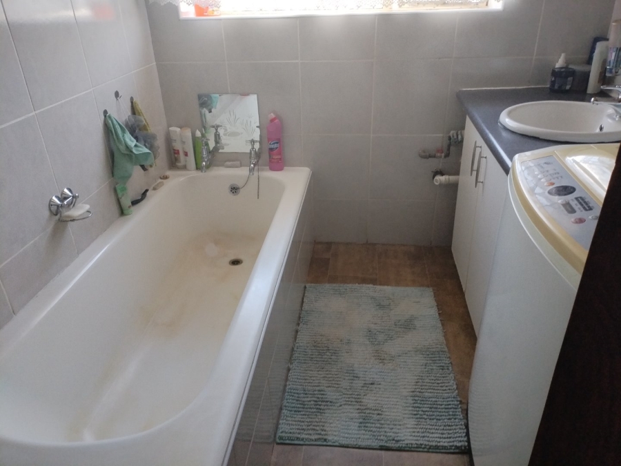 3 Bedroom Property for Sale in Casseldale Gauteng
