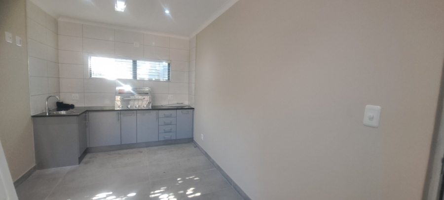 To Let 2 Bedroom Property for Rent in Bedfordview Gauteng