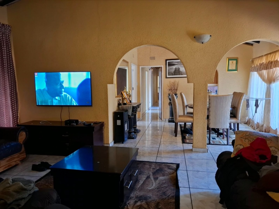 4 Bedroom Property for Sale in Sonland Park Gauteng