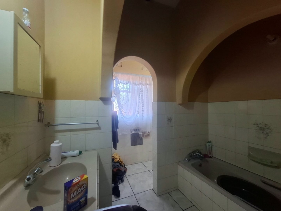4 Bedroom Property for Sale in Sonland Park Gauteng