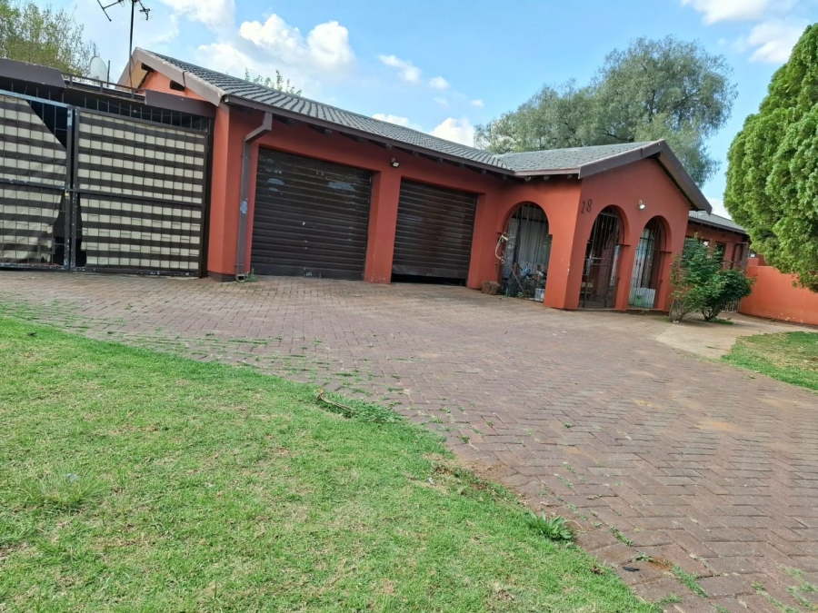 4 Bedroom Property for Sale in Sonland Park Gauteng