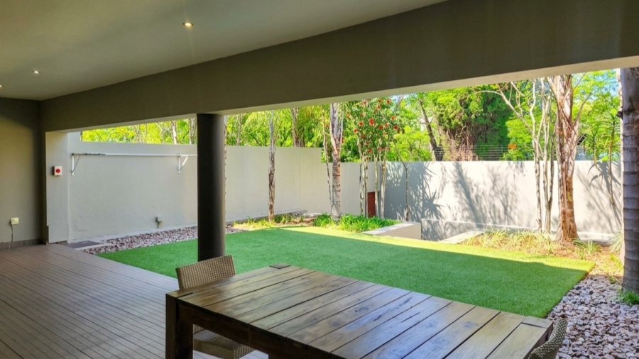 To Let 2 Bedroom Property for Rent in Sandown Gauteng
