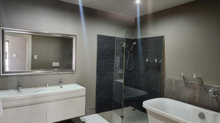 To Let 2 Bedroom Property for Rent in Sandown Gauteng