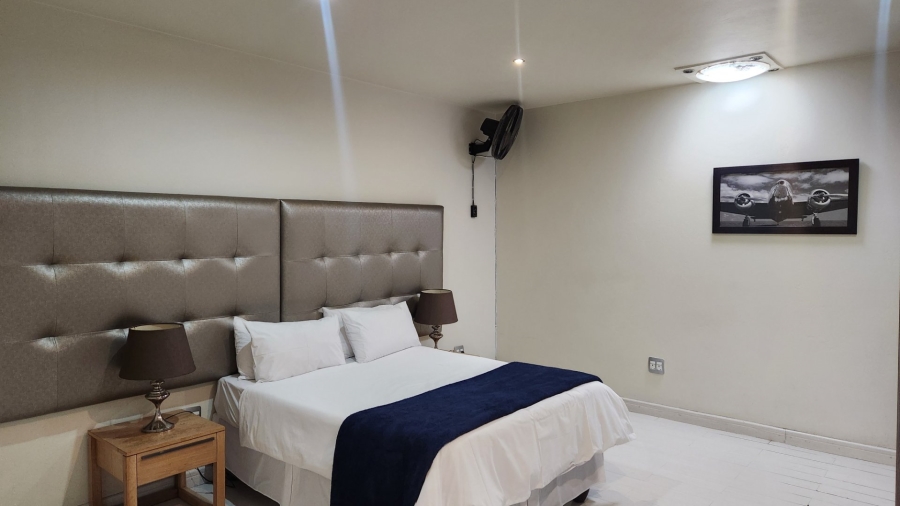 To Let 2 Bedroom Property for Rent in Sandown Gauteng