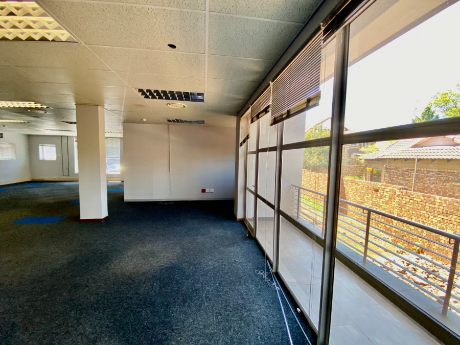 To Let Commercial Property for Rent in Die Hoewes Gauteng
