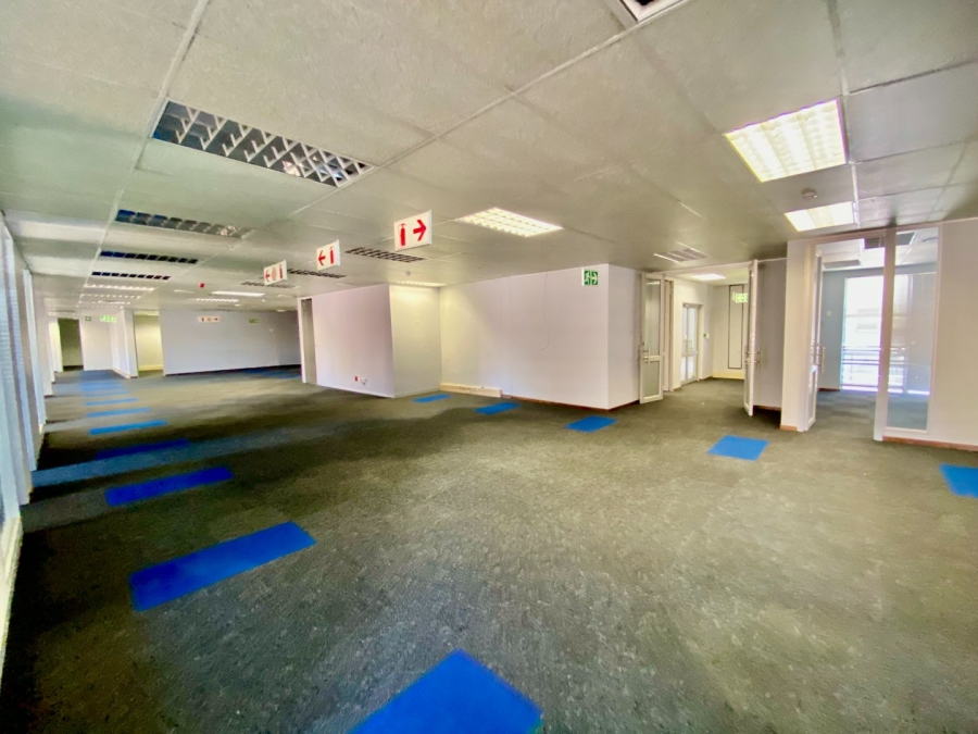 To Let Commercial Property for Rent in Die Hoewes Gauteng