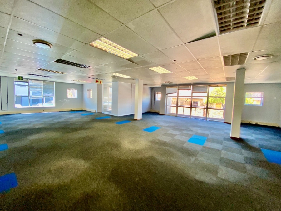 To Let Commercial Property for Rent in Die Hoewes Gauteng
