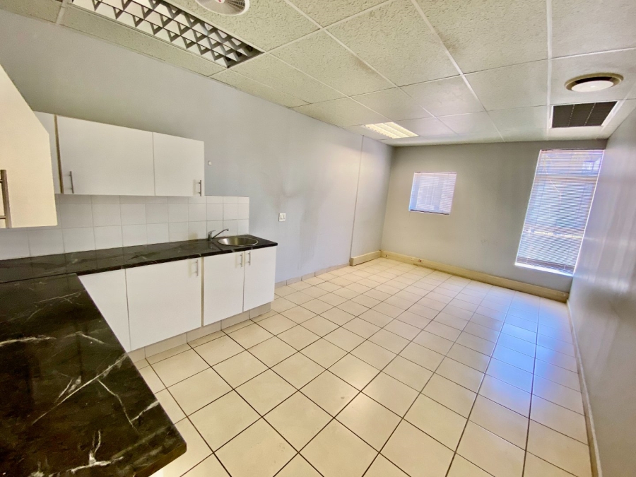 To Let Commercial Property for Rent in Die Hoewes Gauteng