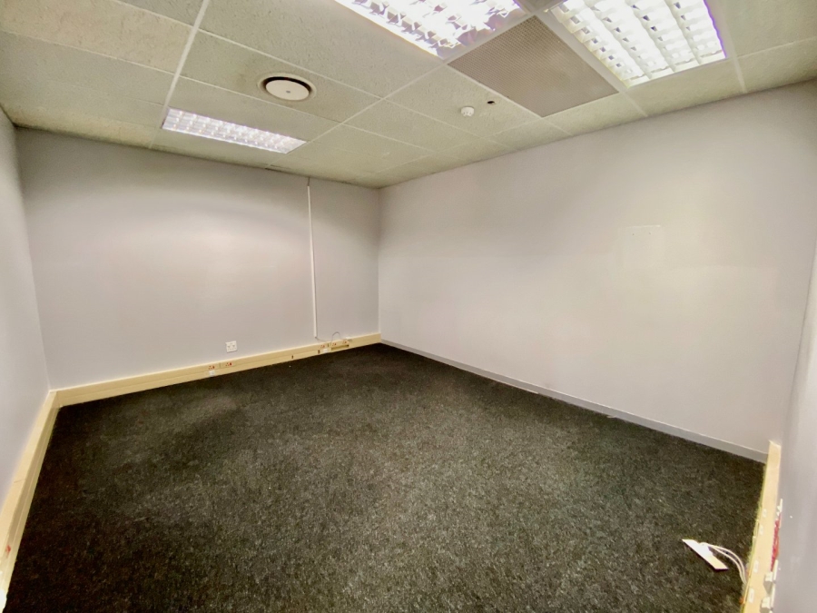 To Let Commercial Property for Rent in Die Hoewes Gauteng