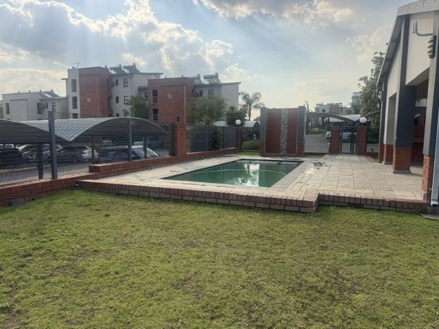 2 Bedroom Property for Sale in Sebenza Gauteng