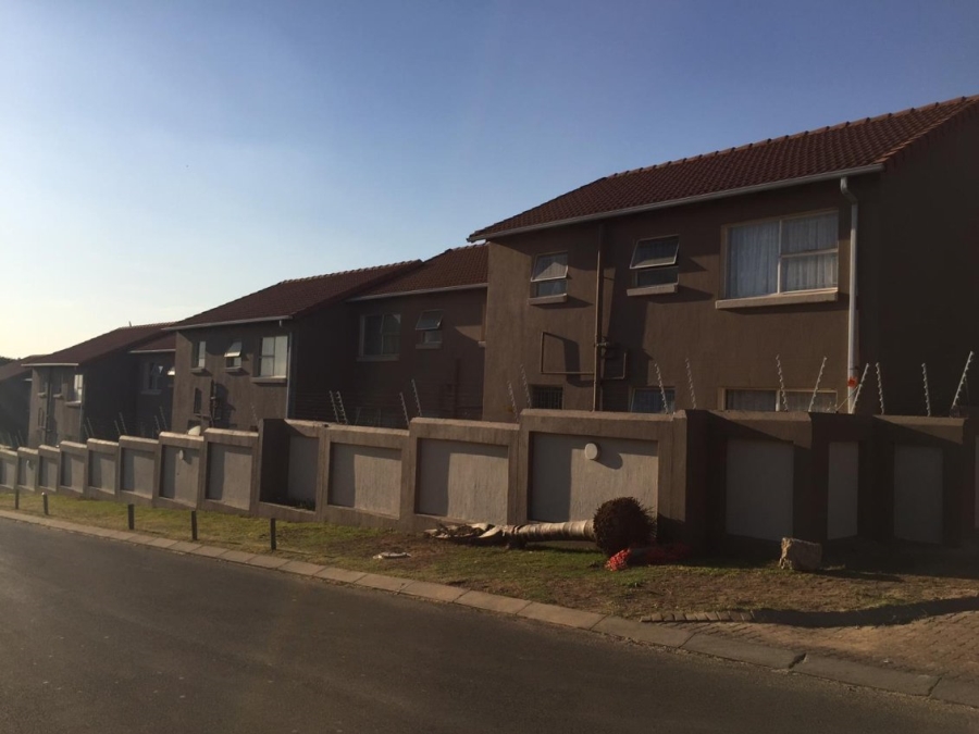 To Let 3 Bedroom Property for Rent in Vorna Valley Gauteng
