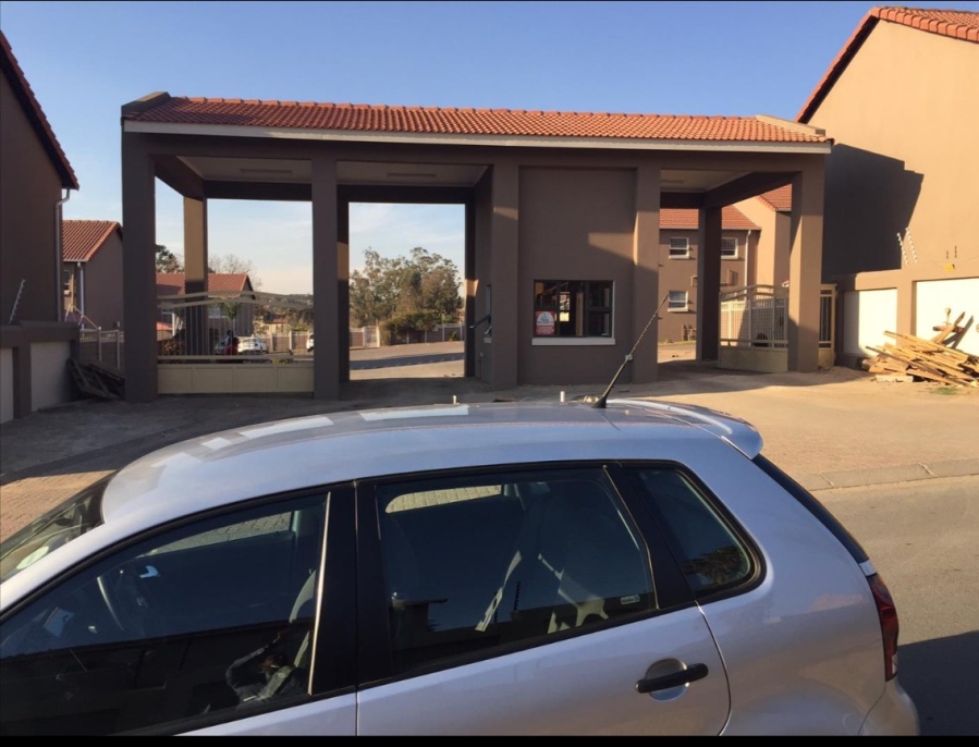 To Let 3 Bedroom Property for Rent in Vorna Valley Gauteng