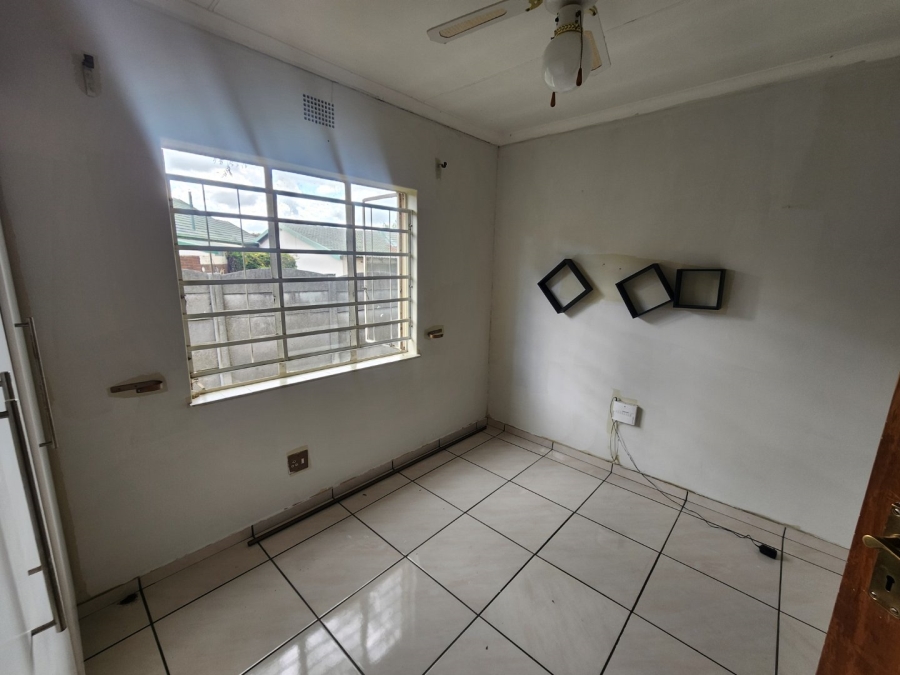 To Let 3 Bedroom Property for Rent in Impala Park Gauteng