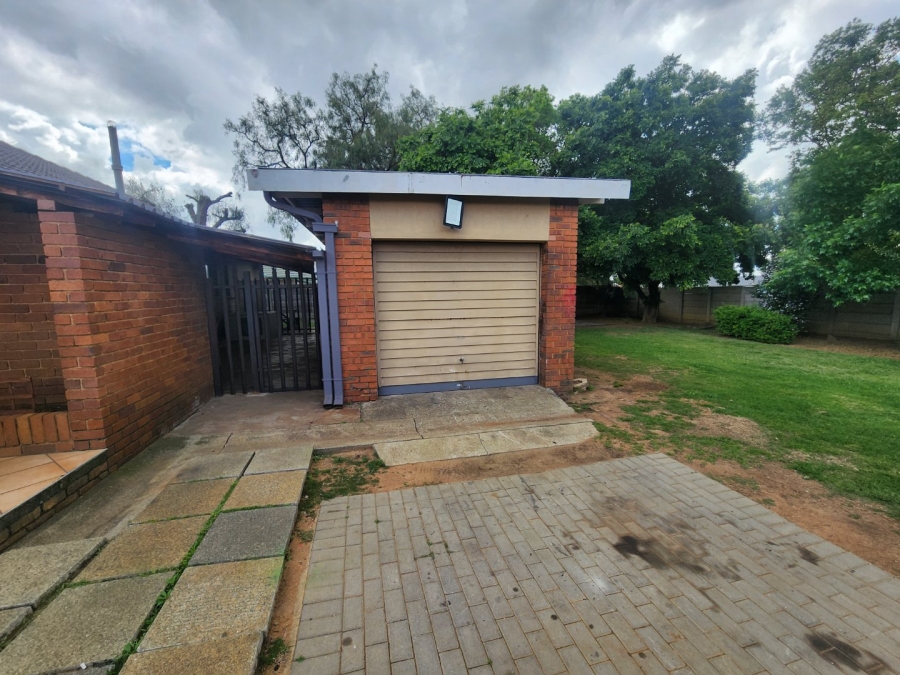To Let 3 Bedroom Property for Rent in Impala Park Gauteng