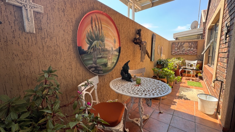 2 Bedroom Property for Sale in Three Rivers Gauteng