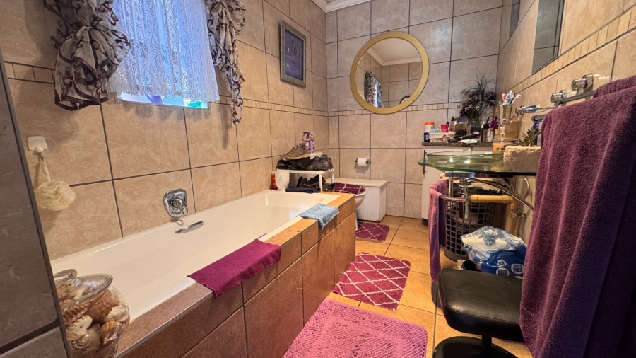 2 Bedroom Property for Sale in Three Rivers Gauteng