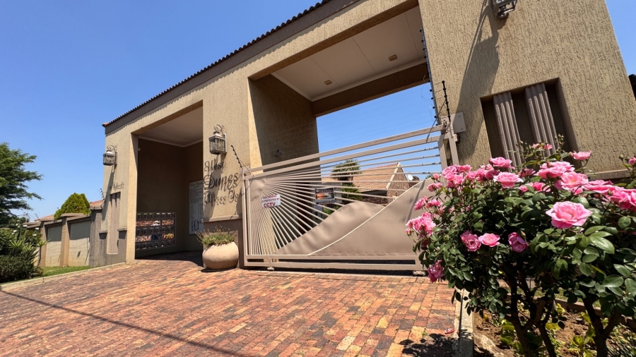 2 Bedroom Property for Sale in Three Rivers Gauteng