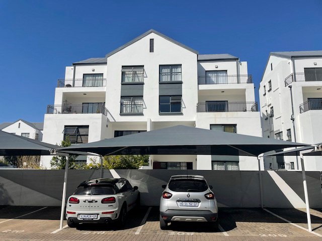 2 Bedroom Property for Sale in Greenstone Hill Gauteng