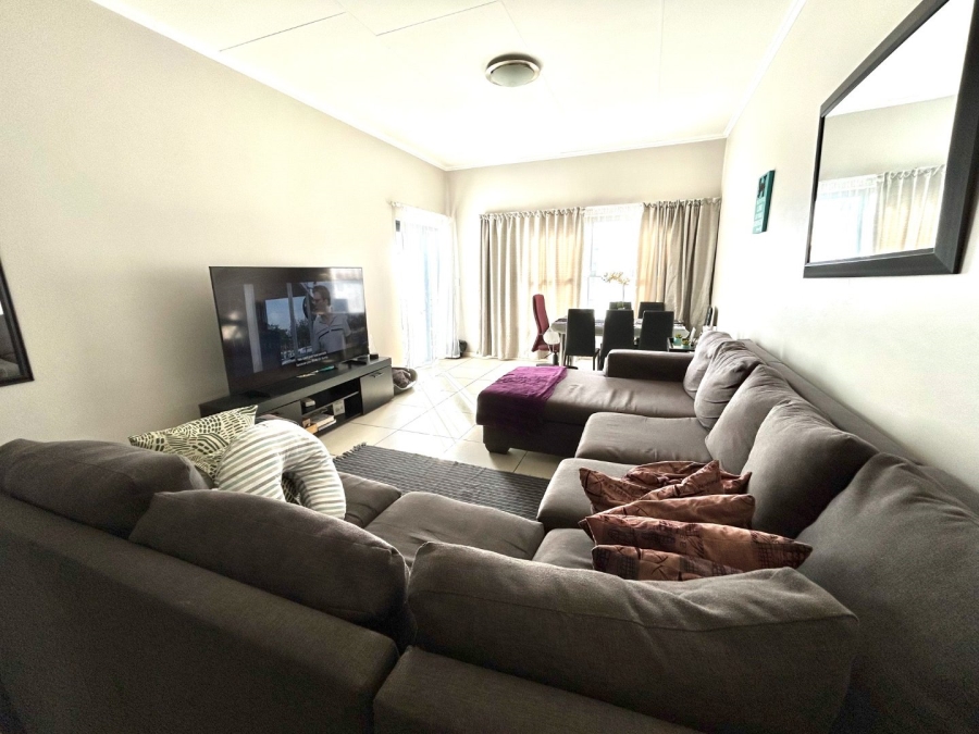 2 Bedroom Property for Sale in Greenstone Hill Gauteng