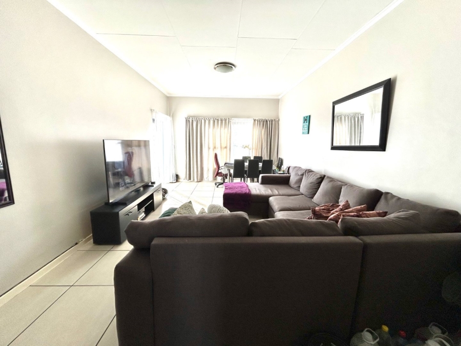 2 Bedroom Property for Sale in Greenstone Hill Gauteng