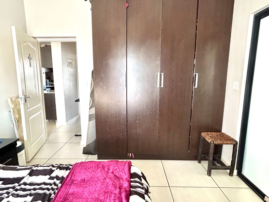 2 Bedroom Property for Sale in Greenstone Hill Gauteng