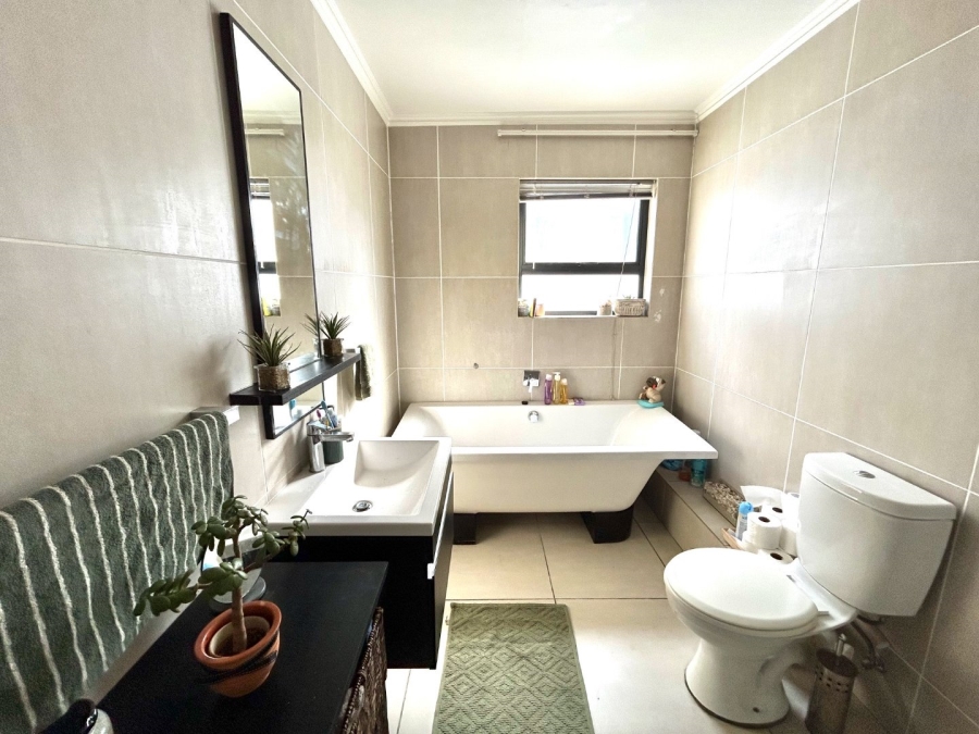 2 Bedroom Property for Sale in Greenstone Hill Gauteng