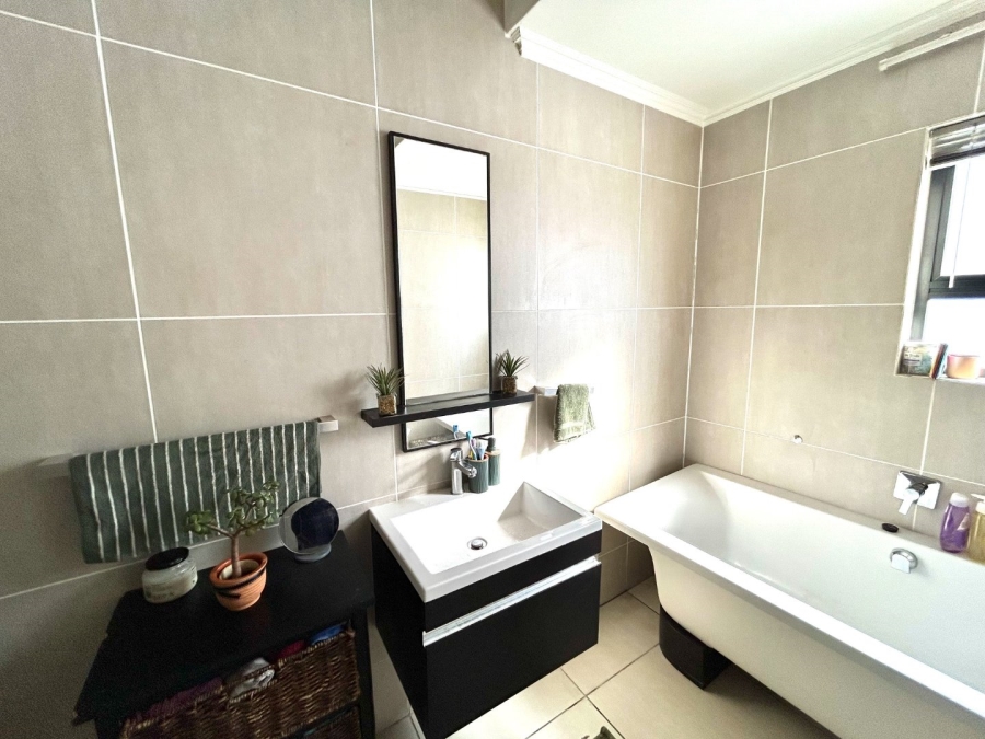 2 Bedroom Property for Sale in Greenstone Hill Gauteng