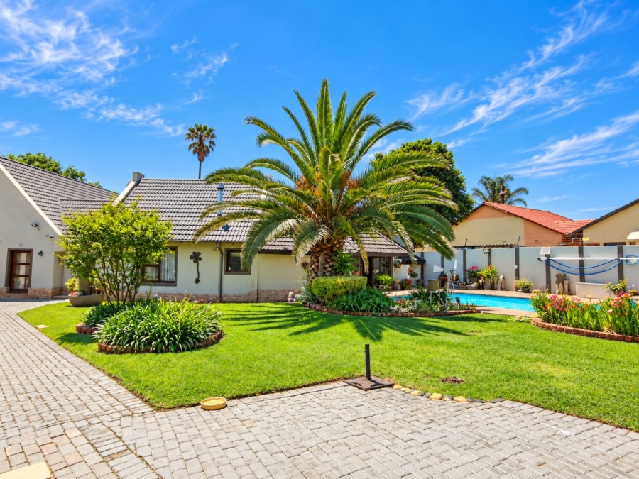 5 Bedroom Property for Sale in Parkrand Gauteng
