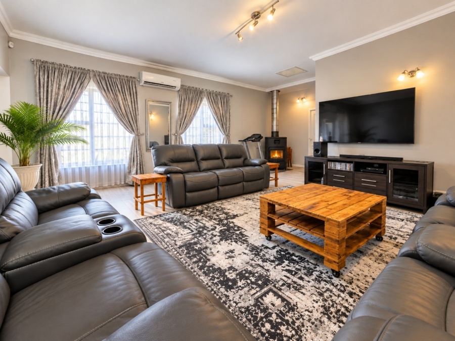 5 Bedroom Property for Sale in Parkrand Gauteng