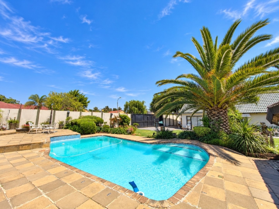 5 Bedroom Property for Sale in Parkrand Gauteng