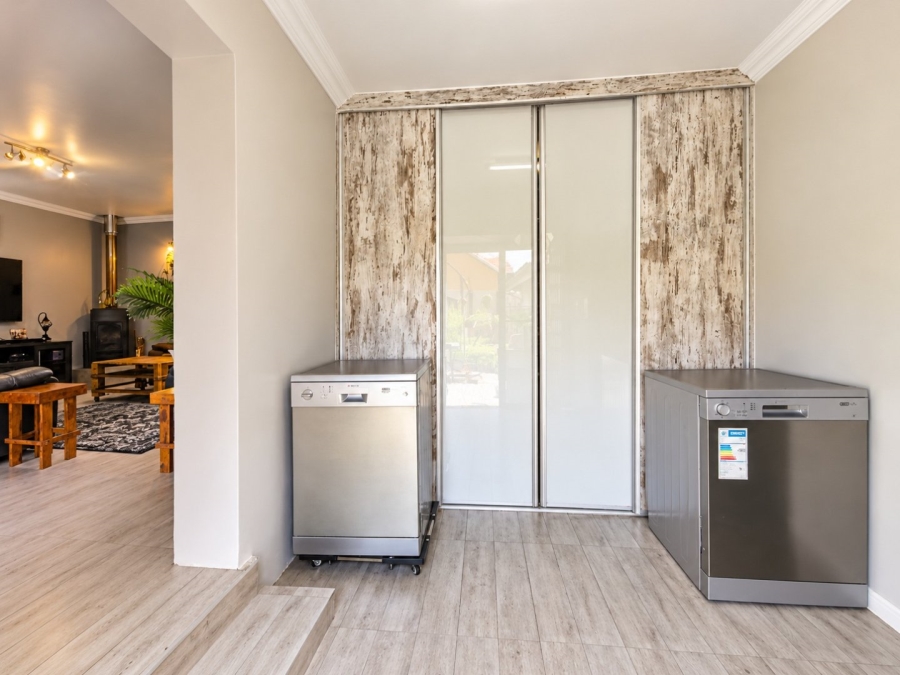 5 Bedroom Property for Sale in Parkrand Gauteng