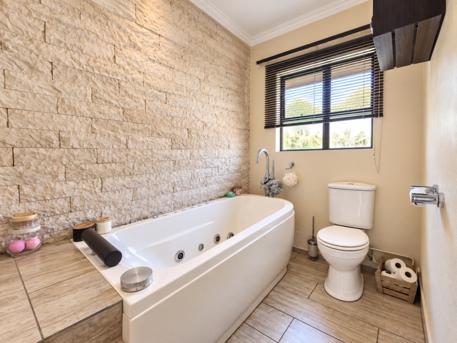 5 Bedroom Property for Sale in Parkrand Gauteng