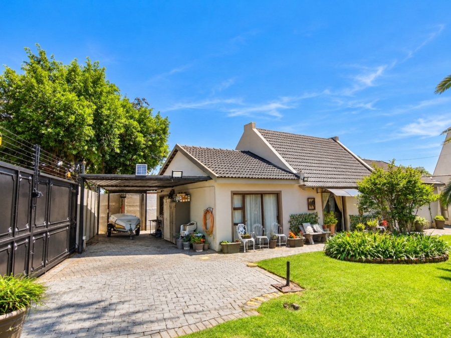 5 Bedroom Property for Sale in Parkrand Gauteng