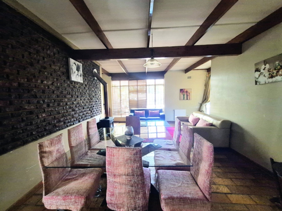 5 Bedroom Property for Sale in Clayville East Gauteng