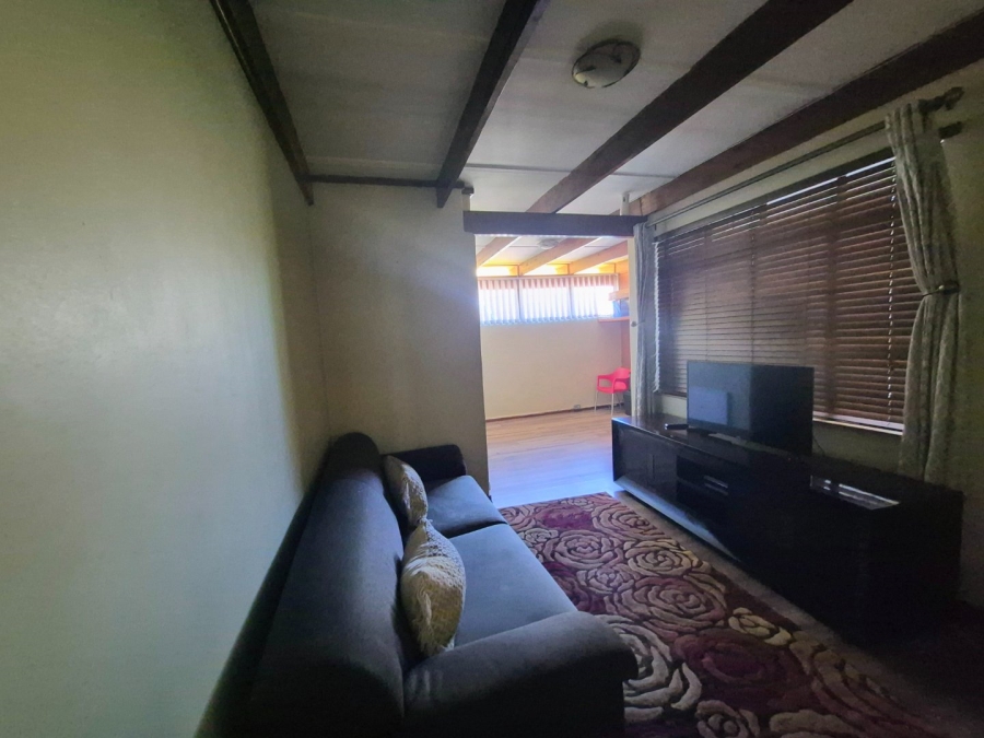 5 Bedroom Property for Sale in Clayville East Gauteng