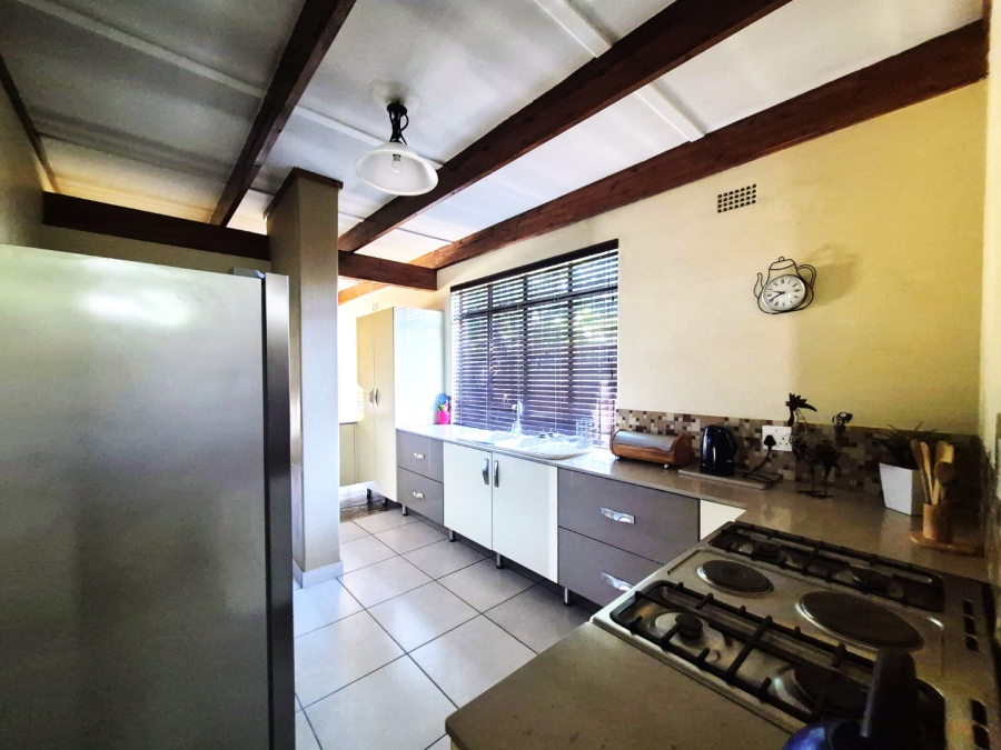 5 Bedroom Property for Sale in Clayville East Gauteng