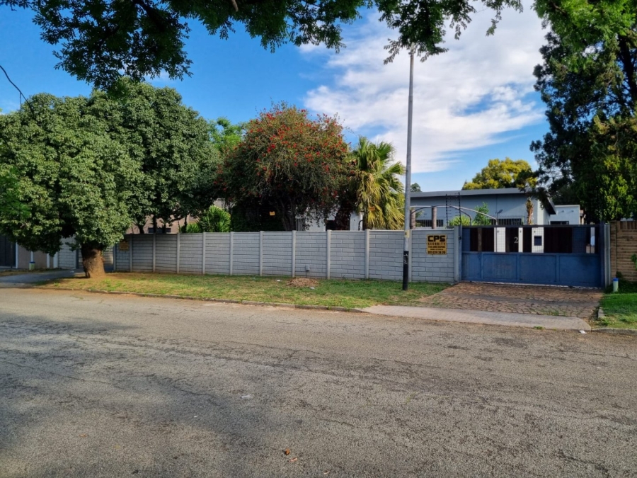 4 Bedroom Property for Sale in New Redruth Gauteng