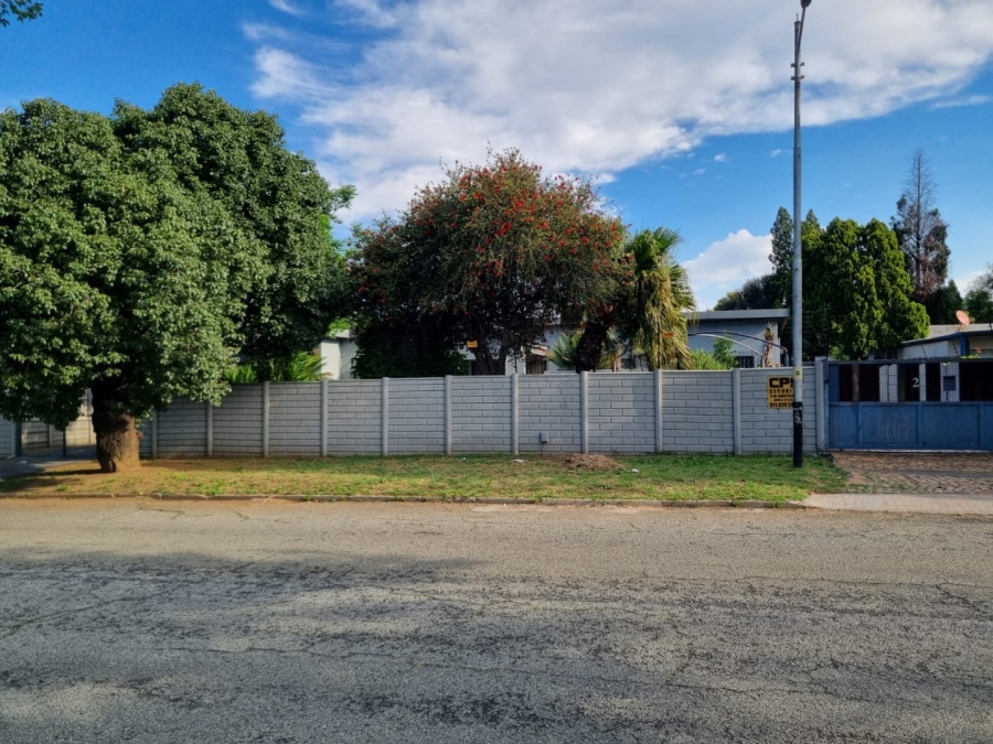 4 Bedroom Property for Sale in New Redruth Gauteng
