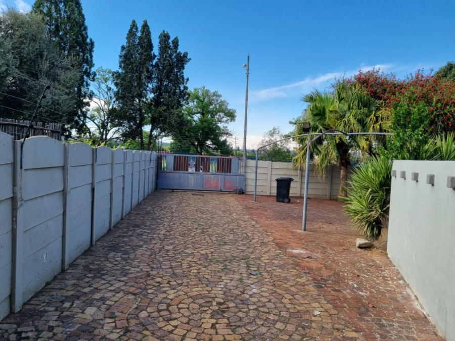 4 Bedroom Property for Sale in New Redruth Gauteng