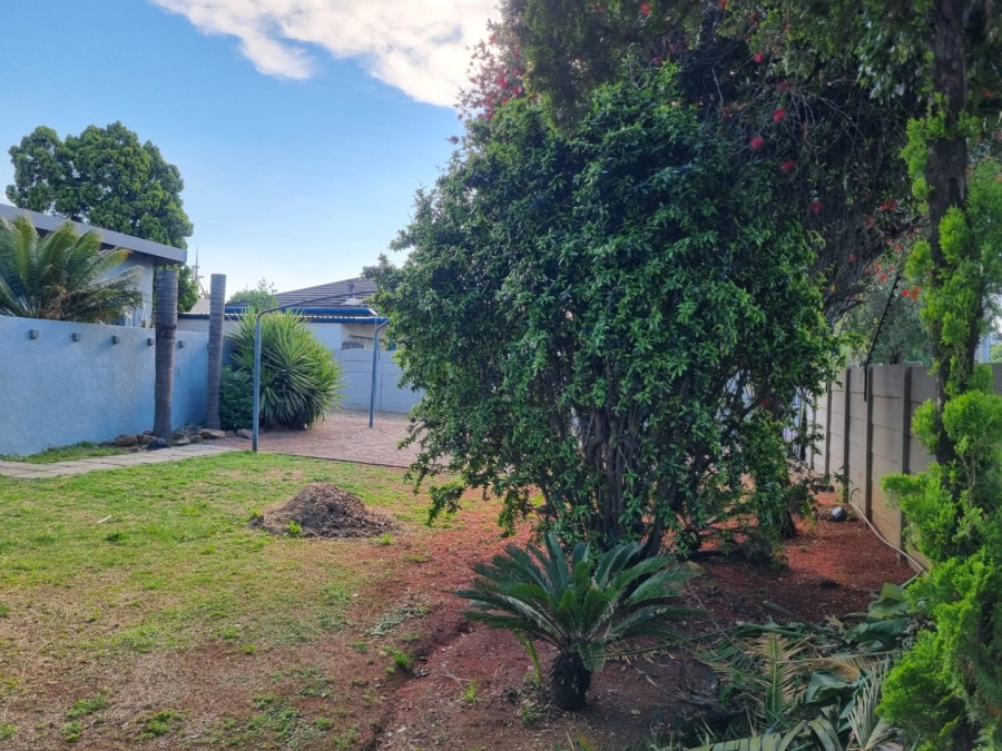 4 Bedroom Property for Sale in New Redruth Gauteng