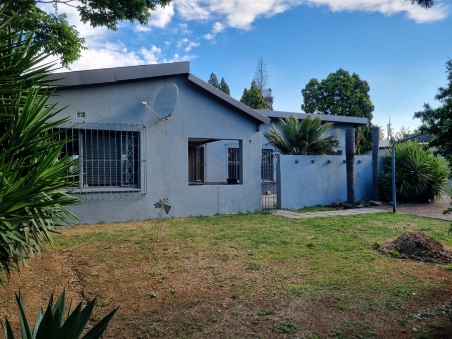 4 Bedroom Property for Sale in New Redruth Gauteng