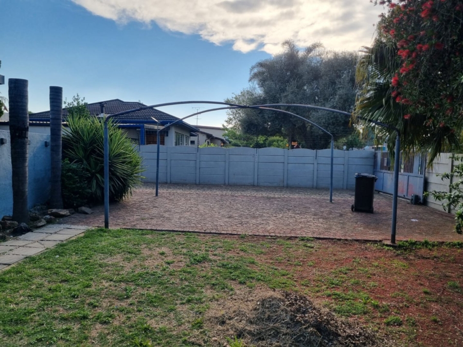 4 Bedroom Property for Sale in New Redruth Gauteng