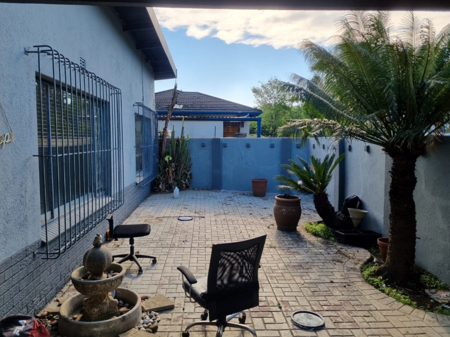 4 Bedroom Property for Sale in New Redruth Gauteng