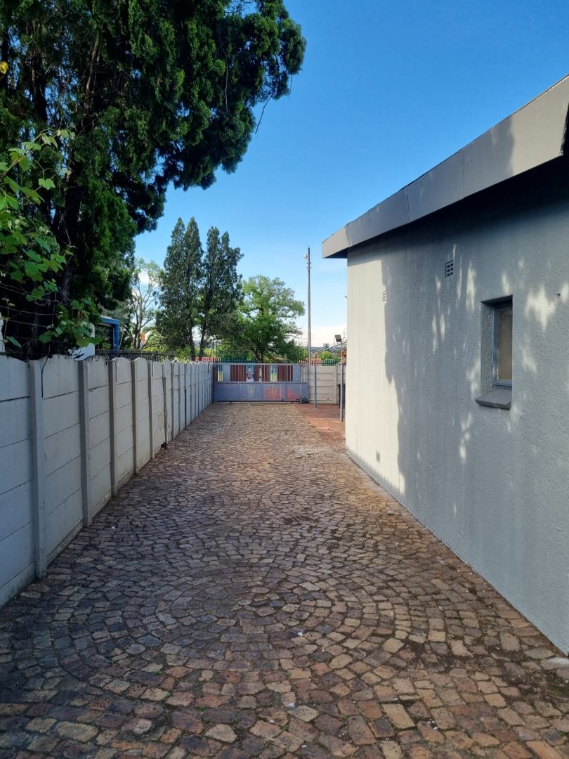 4 Bedroom Property for Sale in New Redruth Gauteng