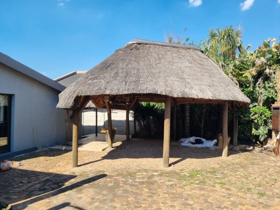 4 Bedroom Property for Sale in New Redruth Gauteng