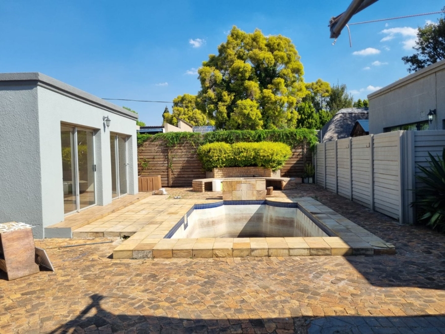 4 Bedroom Property for Sale in New Redruth Gauteng